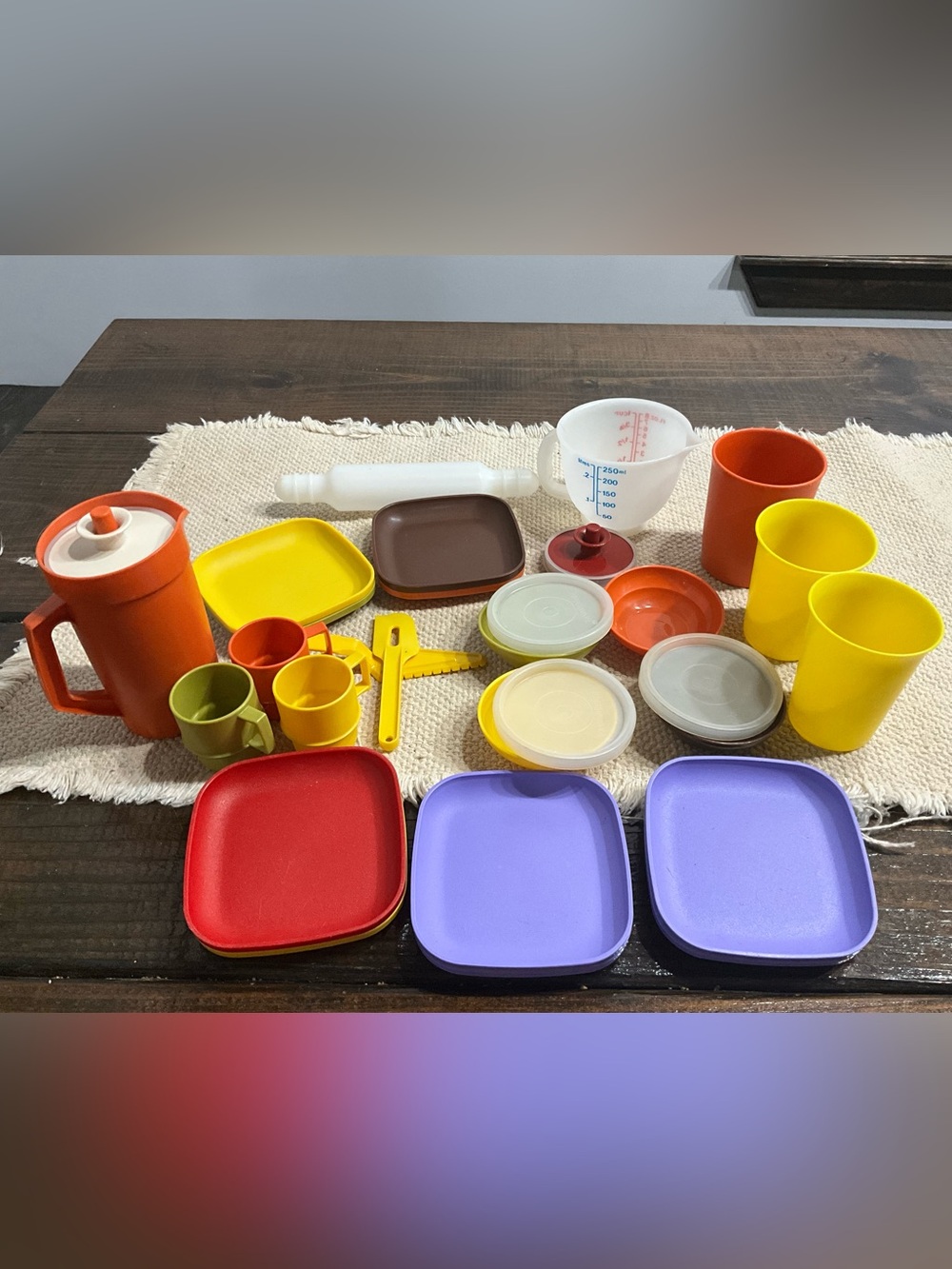 Vintage Assorted Lot of 26 Kid’s Tupperware Toy Plates Bowls Cups Pitcher